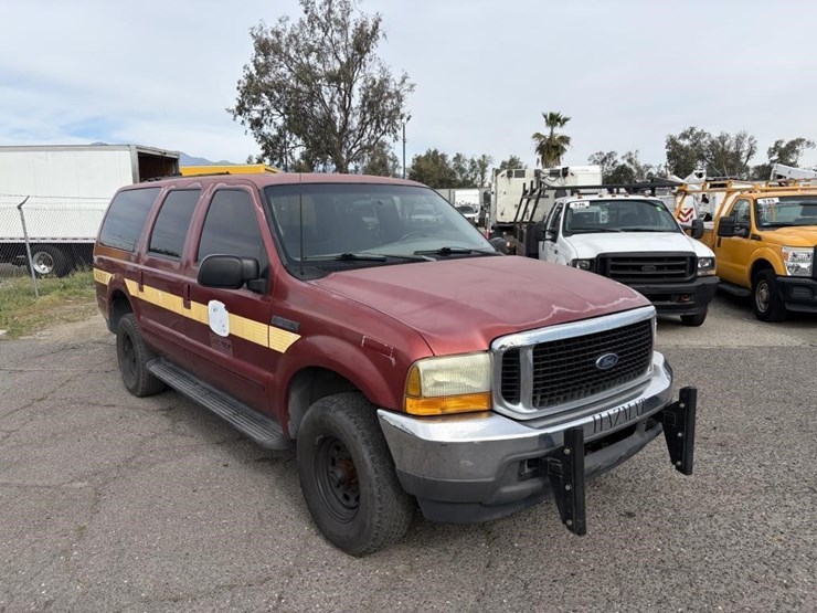 2000-ford-excursion-image-2