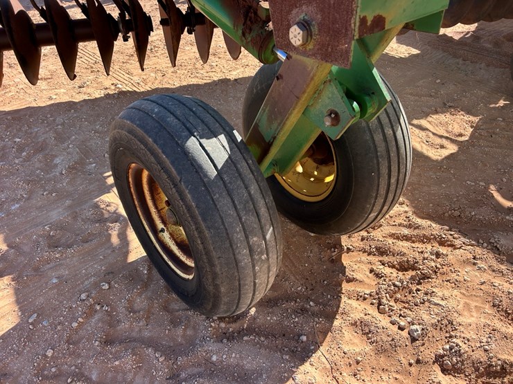 john-deere-650-image-10