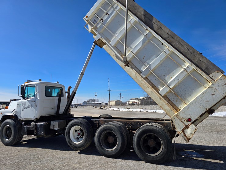 1998-mack-dm600-image-31