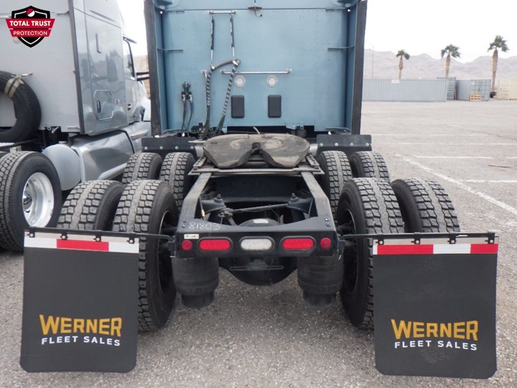 2022-peterbilt-579-image-8