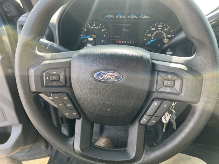 2015-ford-f150-xl-image-28