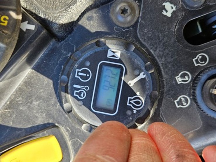 2016-john-deere-z930r-image-15