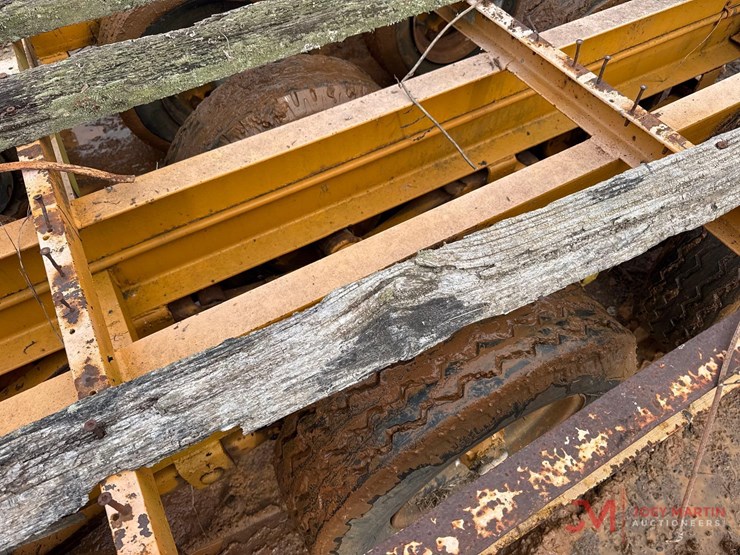 20'-tri-axle-tag-trailer-image-8