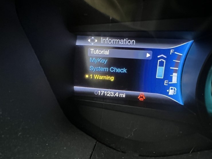 2013-ford-fusion-se-hybrid-sedan-image-25