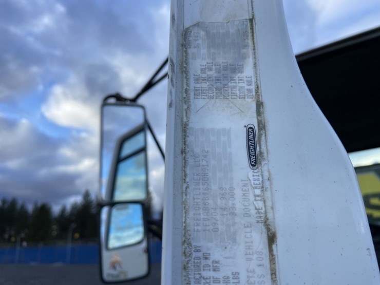 2005-freightliner-fc80-image-16