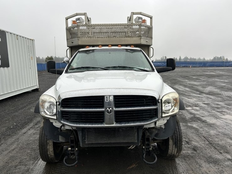 2009-dodge-ram-5500-image-8