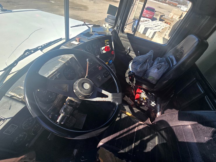 1998-mack-dm600-image-101