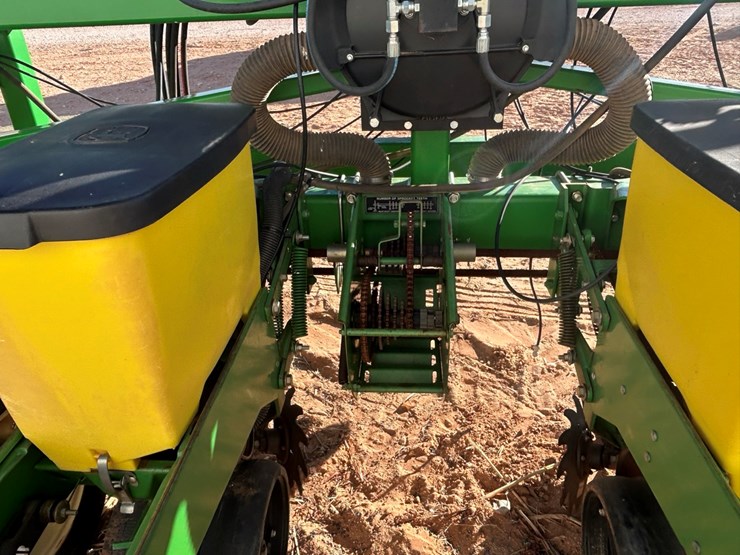 john-deere-1700-image-8