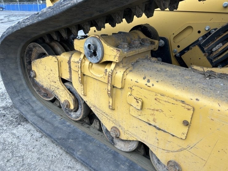 2021-caterpillar-289d3-image-12