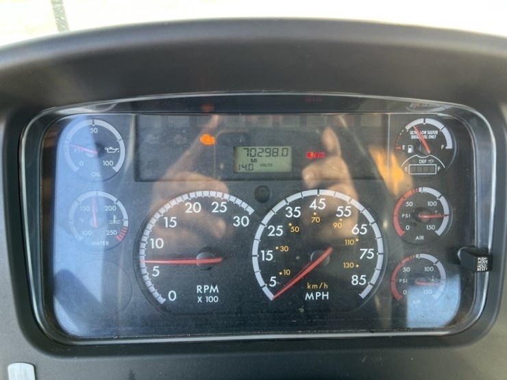 2015-freightliner-m2-s/a-bucket-truck-image-29