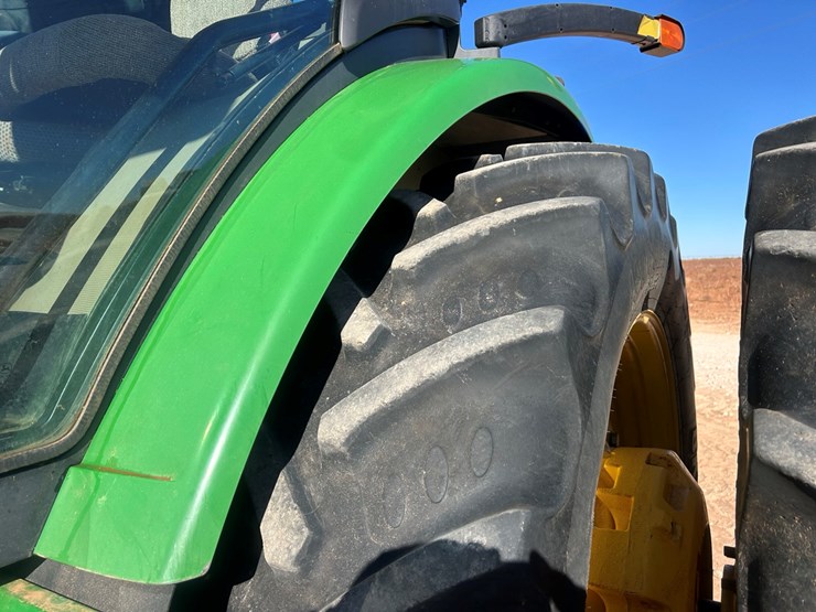 2010-john-deere-8320r-image-32