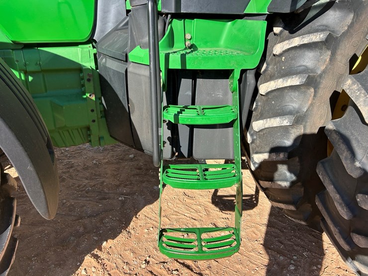 2010-john-deere-8295r-image-31