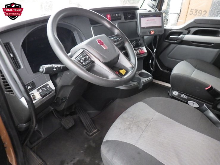 2024-kenworth-t680-image-21