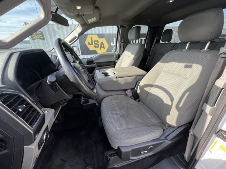 2017-ford-f150-xlt-image-26