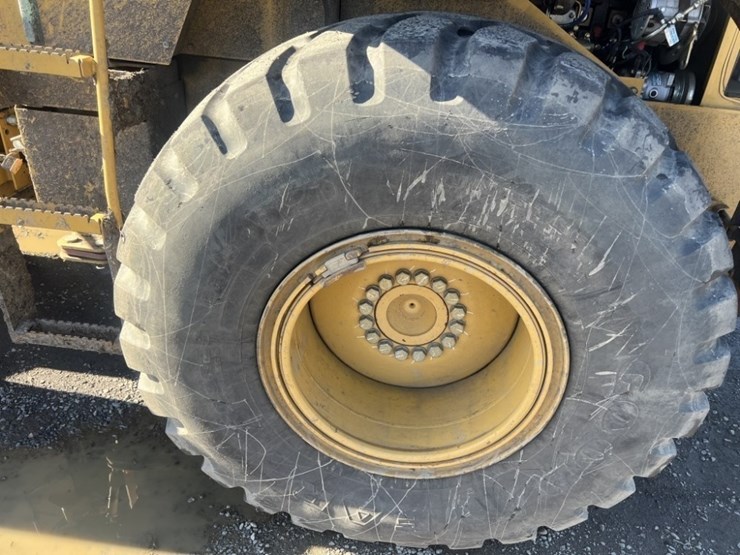 2006-caterpillar-924g-image-17