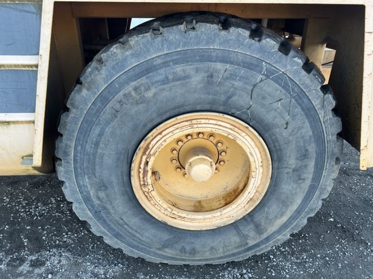 1989-deere-762b-image-11