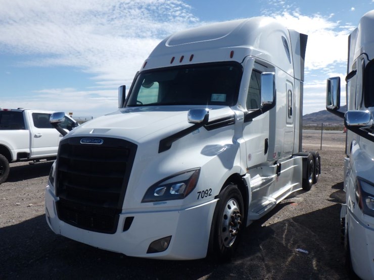 2024-freightliner-cascadia-126-image-1