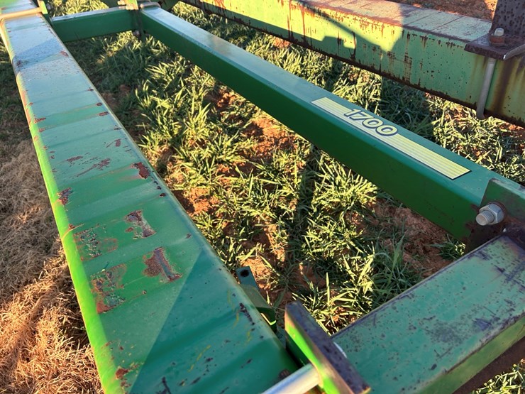 john-deere-1700-image-4