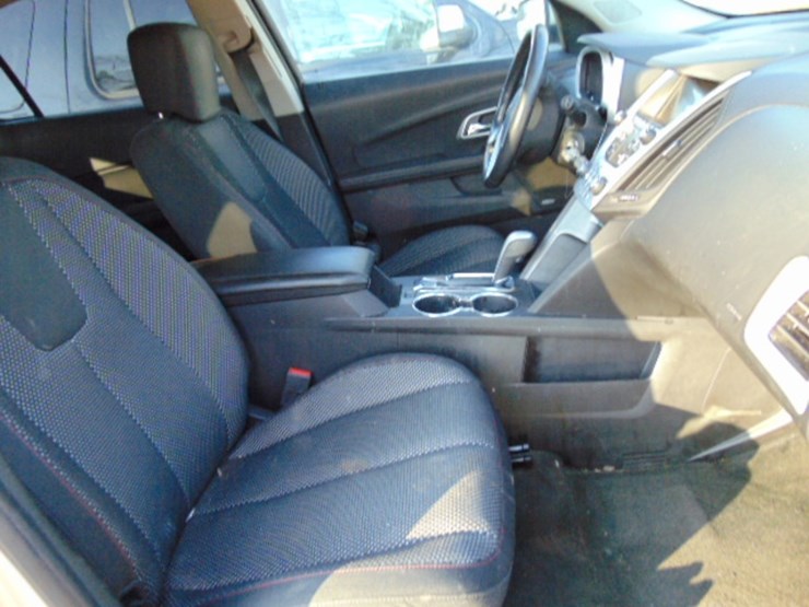 2012-chevrolet-equinox-lt-image-5