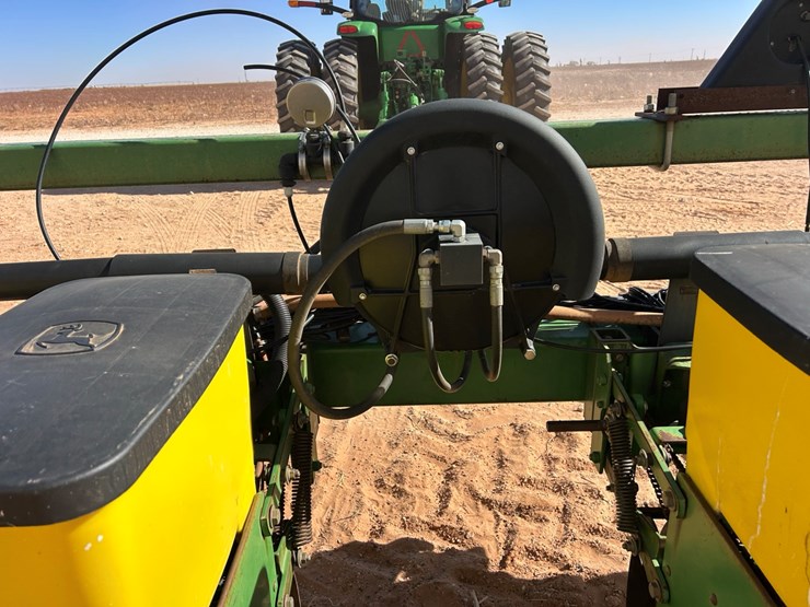 john-deere-1700-image-6