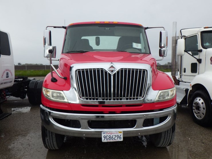 2013-international-durastar-4400-image-2