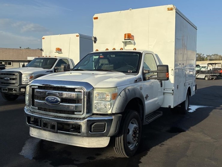 2011-ford-f550-image-1