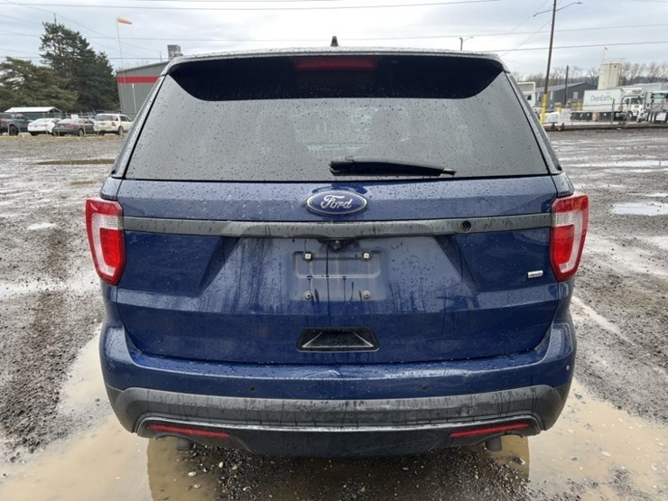 2017-ford-explorer-image-5