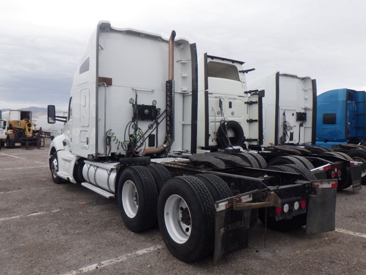 2016-kenworth-t680-image-15