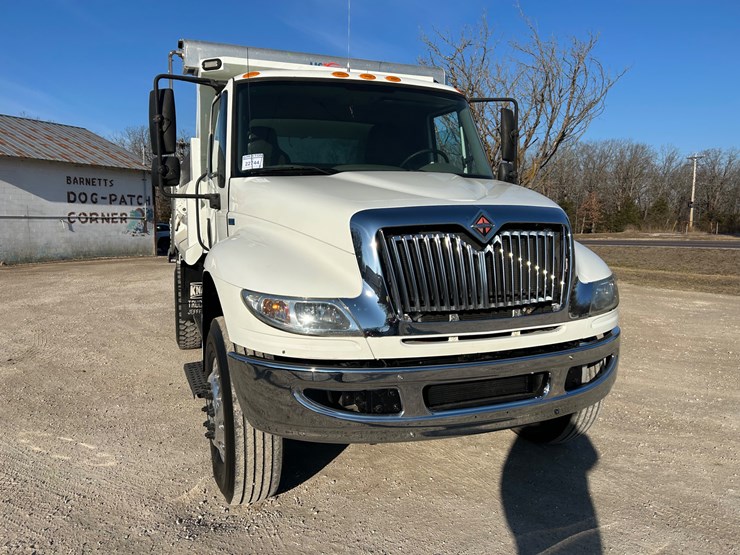 2013-international-durastar-4400-image-28
