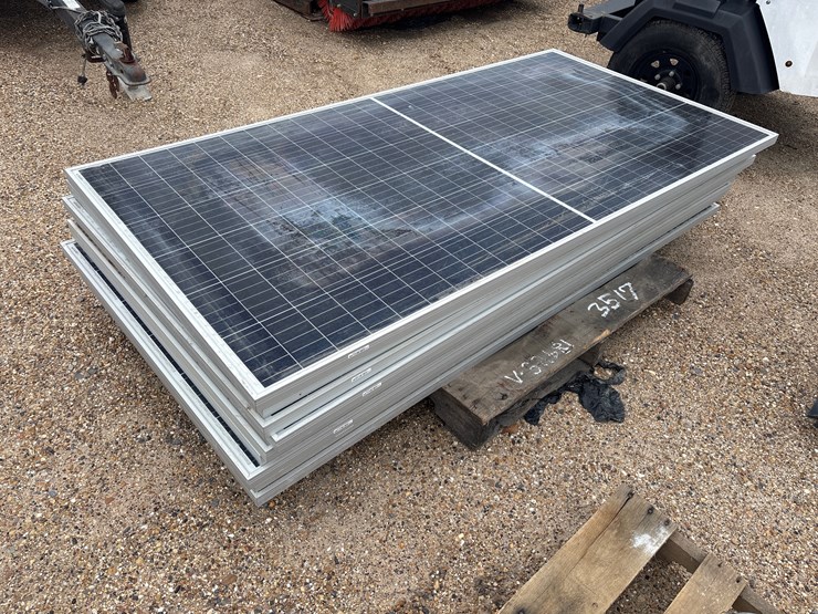 #3517-•-solar-panel-system-with-batteries,-complete-system-image-1