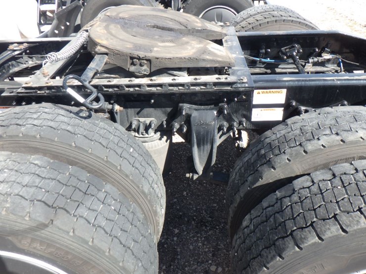 2024-freightliner-cascadia-126-image-16