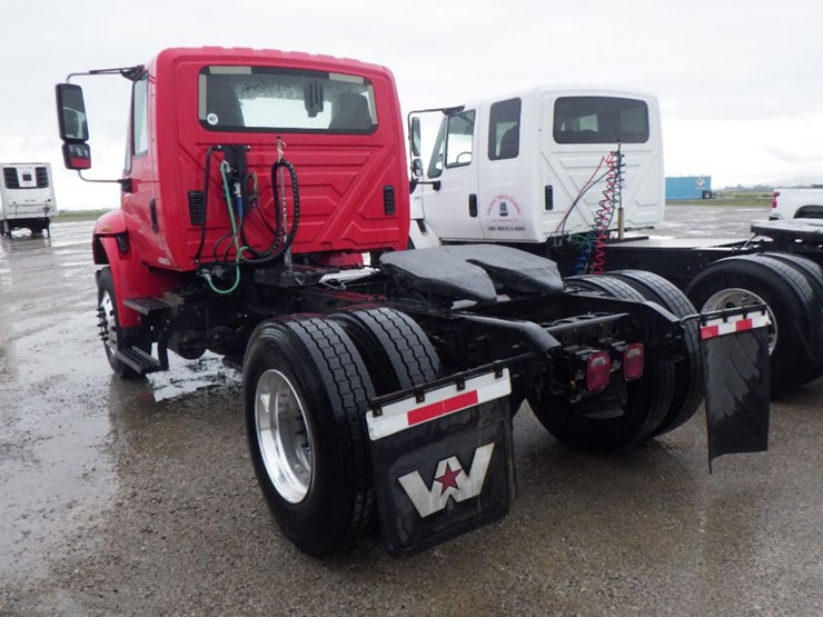 2013-international-durastar-4400-image-10