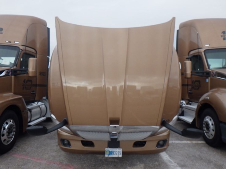 2022-kenworth-t680-image-22