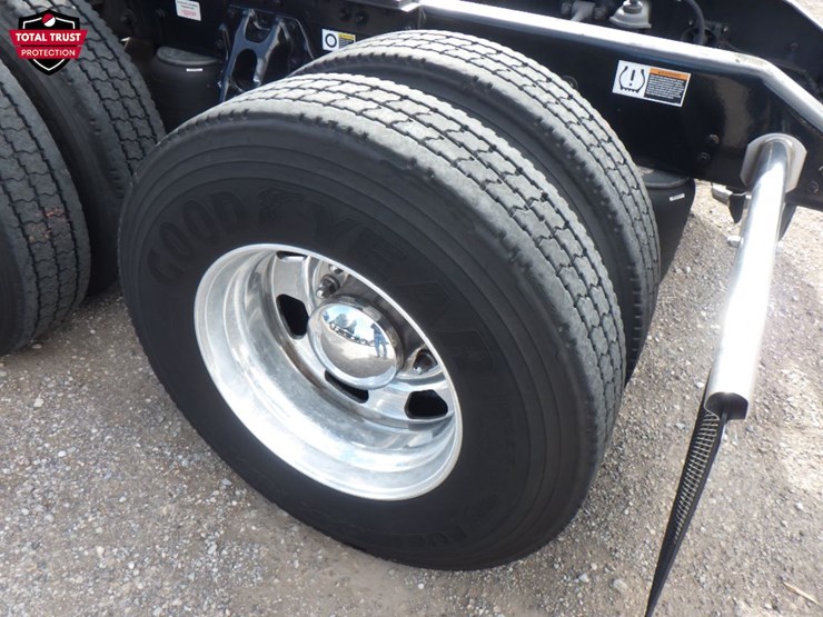 2020-kenworth-t680-image-12