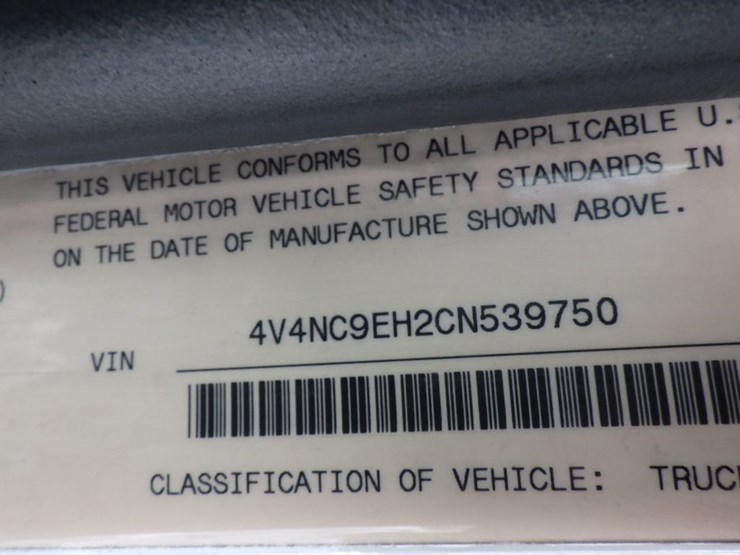 2012-volvo-vnl-300-image-17