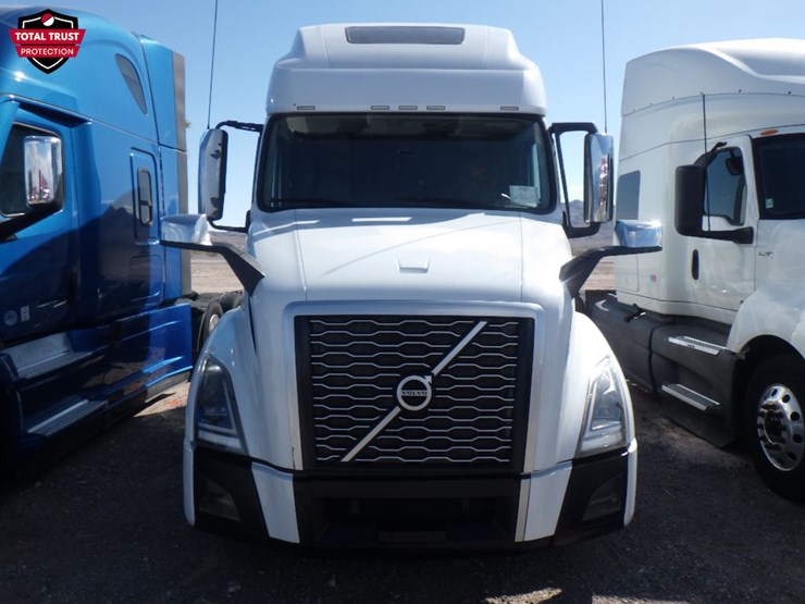 2021-volvo-vnl-760-image-2