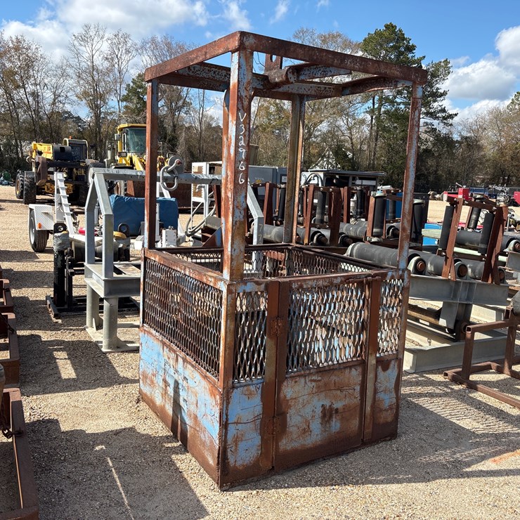 #3506 • PERSONAL MATERIAL BASKET