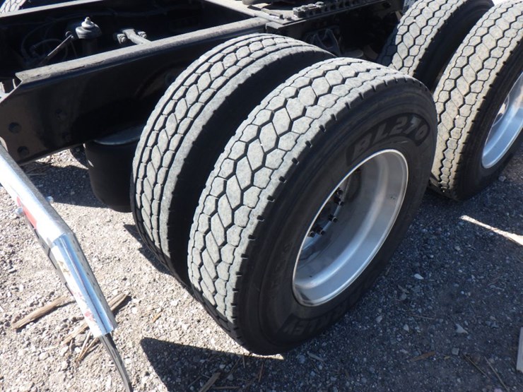 2020-kenworth-t680-image-9