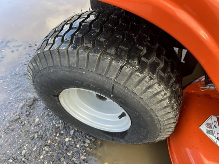 husqvarna-yth22v46-ride-on-lawn-mower-image-12