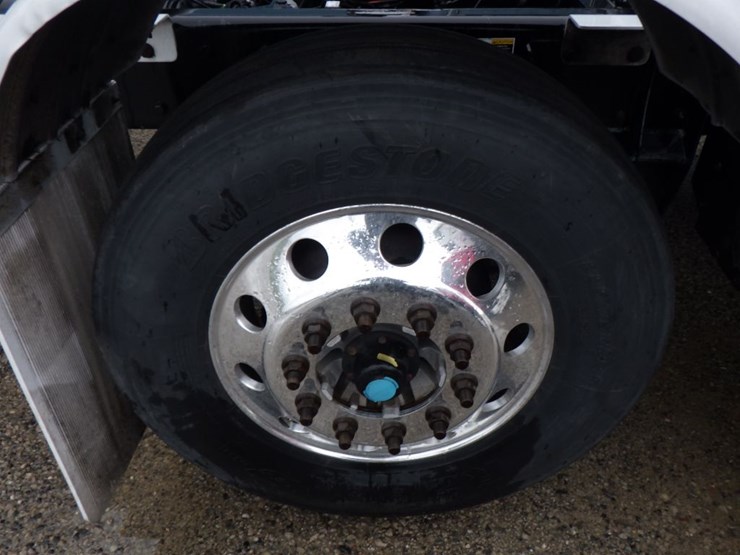 2014-kenworth-t660-image-5