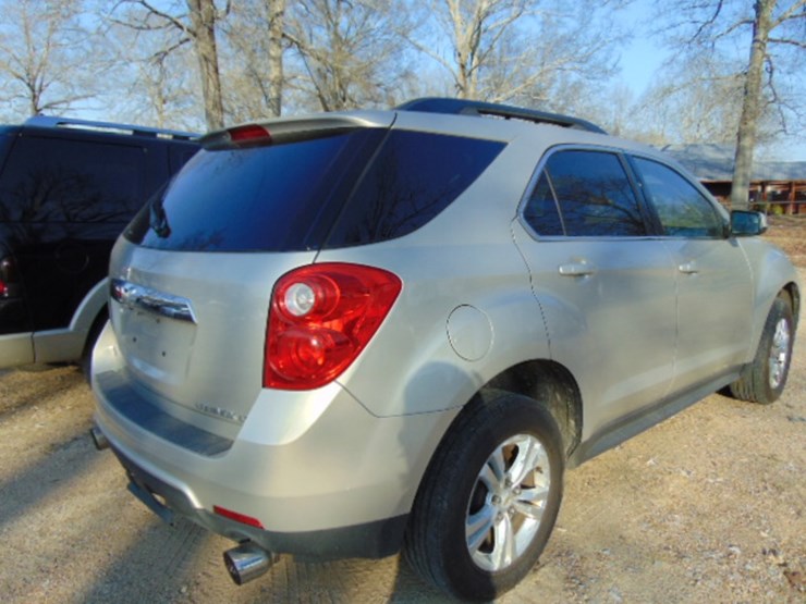 2012-chevrolet-equinox-lt-image-2