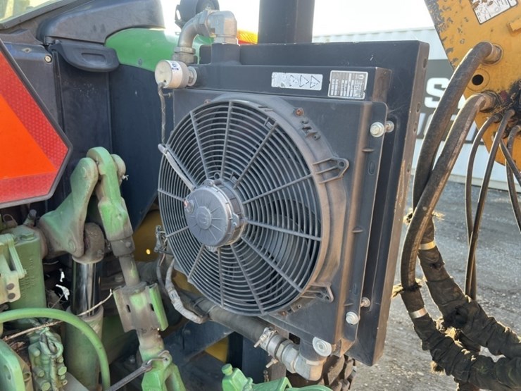 2015-john-deere-6125m-image-22