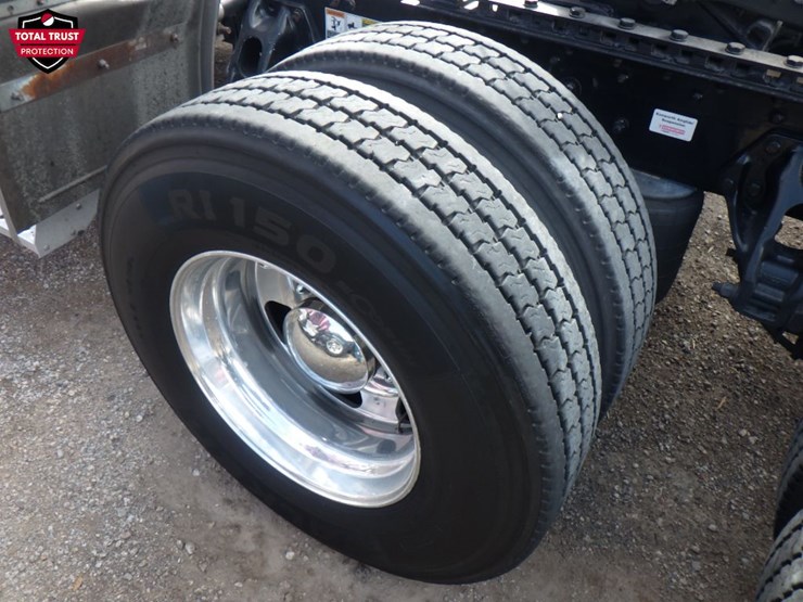 2020-kenworth-t680-image-13