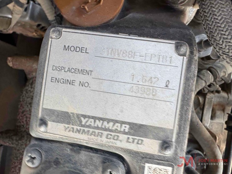 2019-takeuchi-tb230-image-17