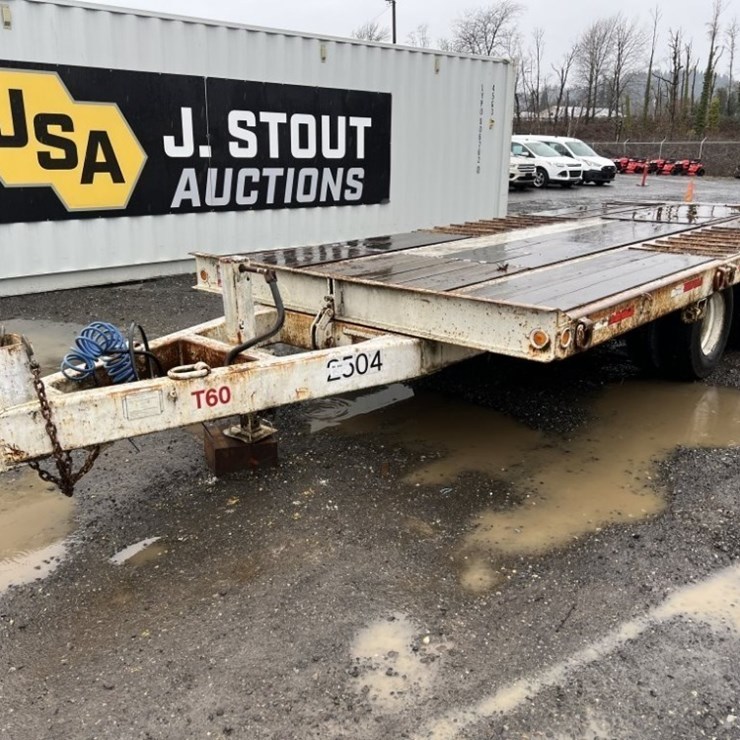 1989 TrailMaster T/A Tilt Deck Equipment Trailer