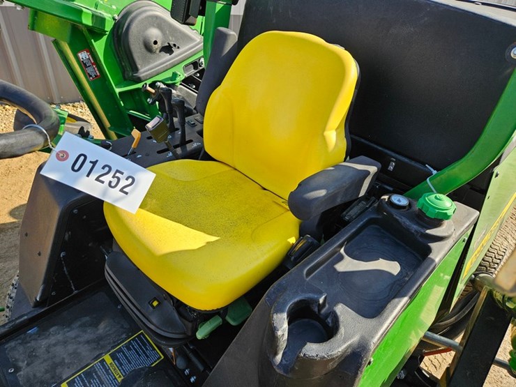 2021-john-deere-1600-turbo-image-12