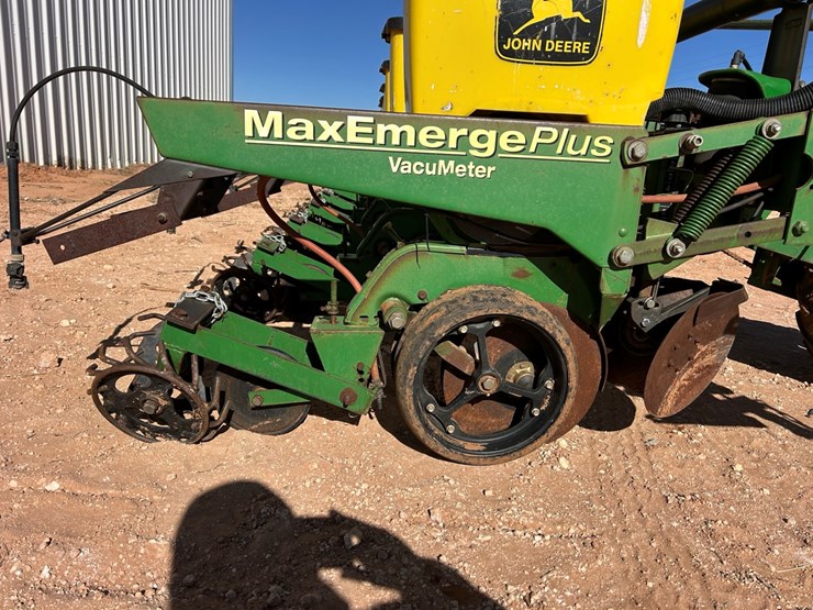 john-deere-1700-image-3