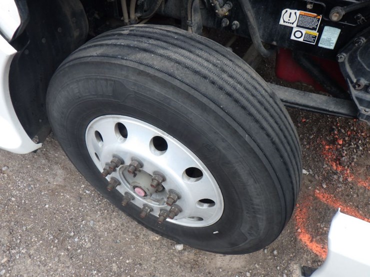 2017-kenworth-t680-image-28