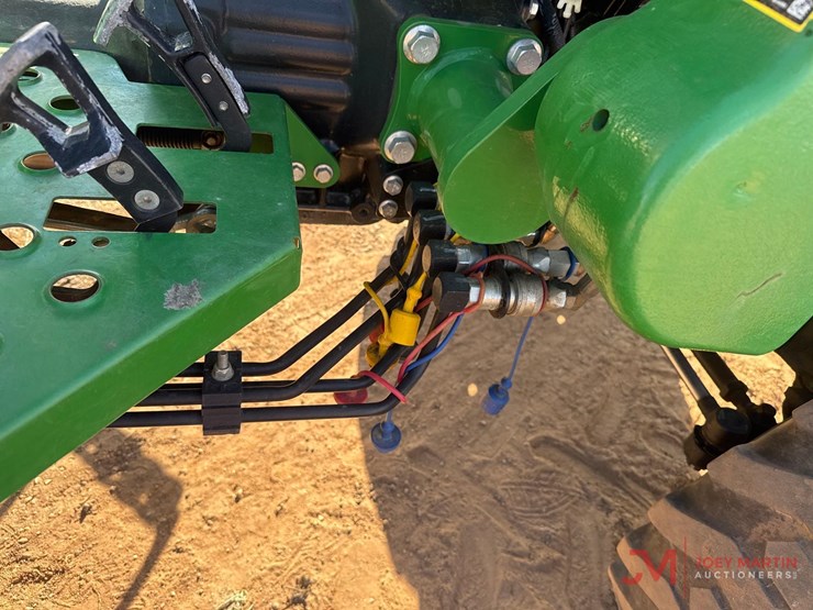 john-deere-4105-image-12