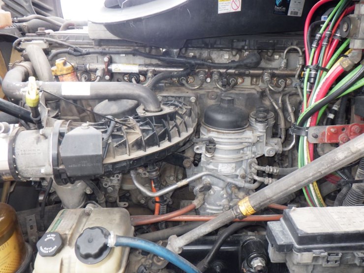 2017-freightliner-cascadia-125-evolution-image-23